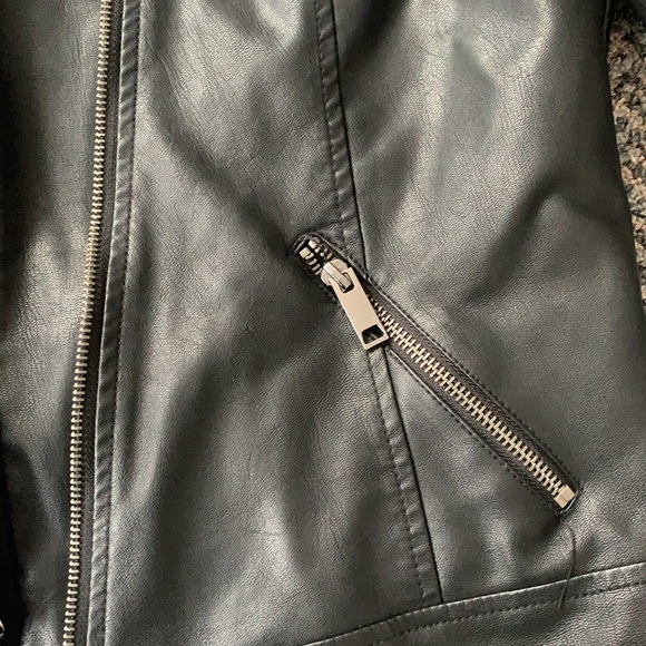 Leather jacket - Picture 4 of 5